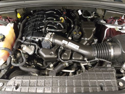 Used 2024 Jeep Grand Cherokee Laredo RWD image 30