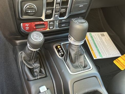 New 2025 Jeep Wrangler Unlimited Rubicon 392 image 27