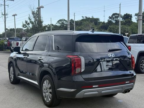 Used 2024 Hyundai Palisade SEL FWD image 2
