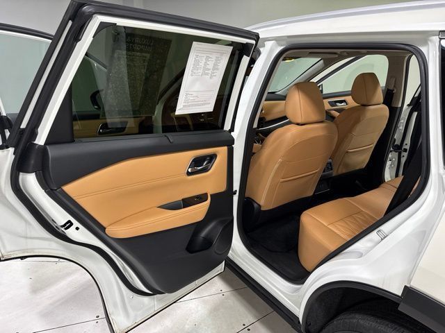 Used 2023 Nissan Rogue Platinum AWD/4WD image 25