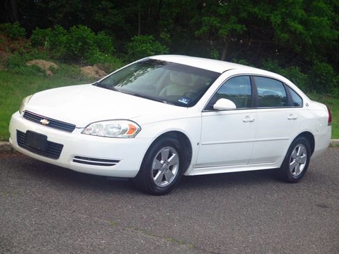 Used 2009 Chevrolet Impala LT FWD image 26