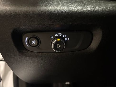 Used 2023 Chevrolet Traverse LT w/ LT Premium Package AWD/4WD image 14