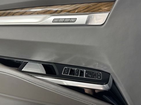 New 2026 Cadillac Escalade ESV Platinum Sport AWD/4WD image 16