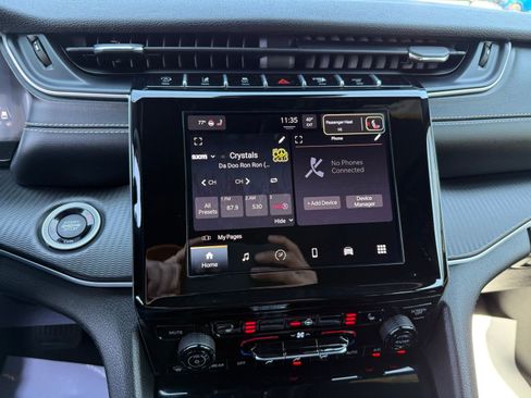 Used 2024 Jeep Grand Cherokee L Laredo image 34