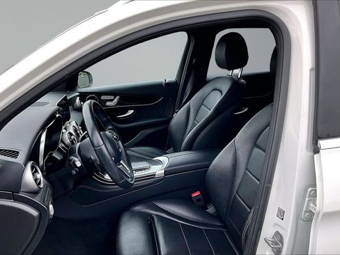 Used 2020 Mercedes-Benz GLC 300 4MATIC image 10