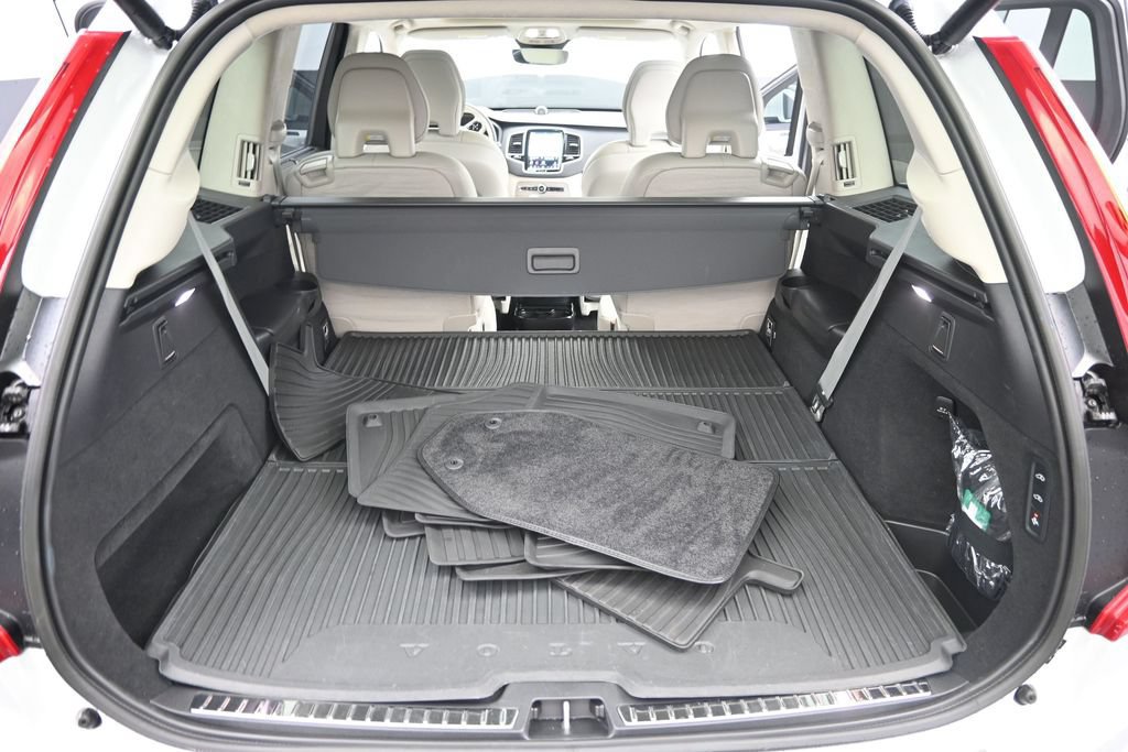 Certified 2024 Volvo XC90 B6 Ultimate w/ Lounge Package AWD/4WD image 18
