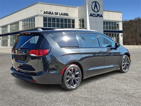 Used 2019 Chrysler Pacifica Touring Plus w/ S Appearance Package image 6