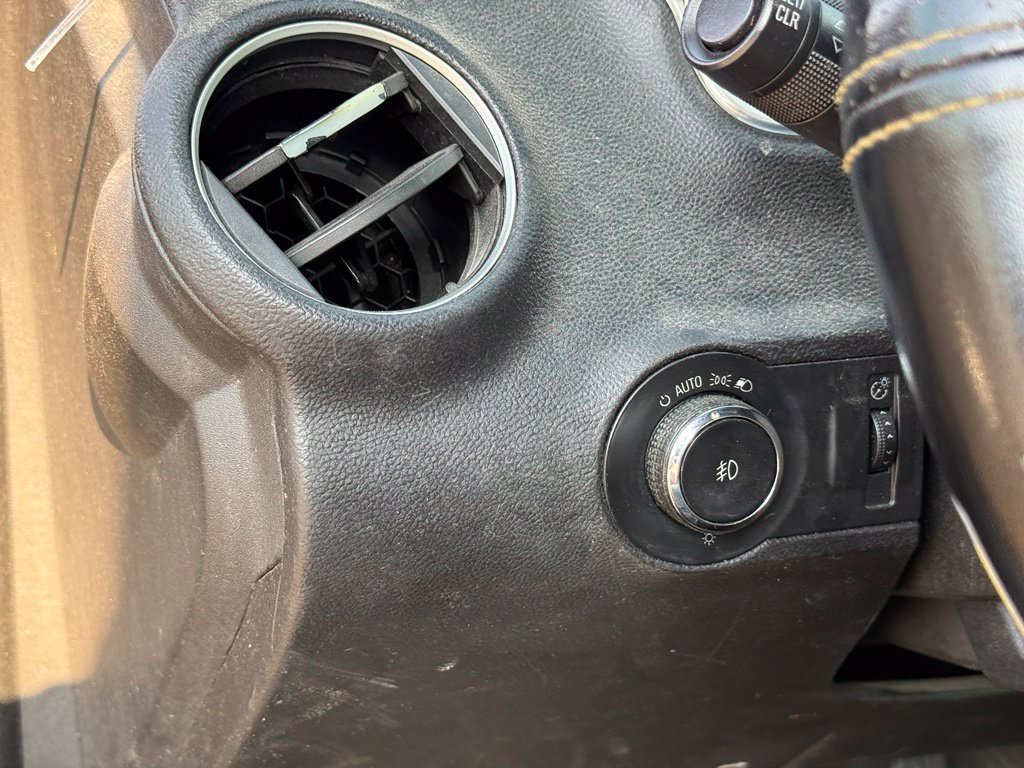 Used 2010 Chevrolet Camaro LT RWD image 17
