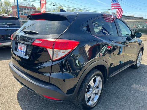 Used 2021 Honda HR-V LX image 8