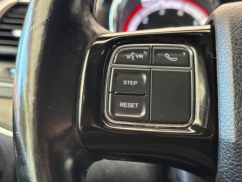 Used 2019 Dodge Grand Caravan SXT FWD image 24