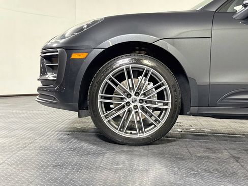 Certified 2025 Porsche Macan AWD/4WD image 30