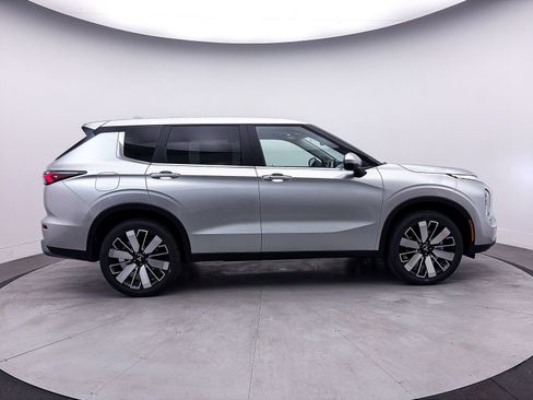 New 2026 Mitsubishi Outlander SE FWD image 27