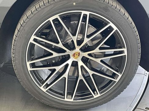 New 2026 Porsche Macan AWD/4WD image 14