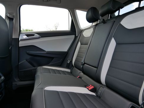 New 2025 Volkswagen Taos SEL image 3