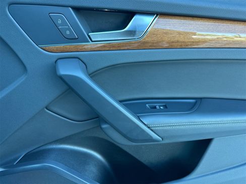 Used 2022 Audi Q5 2.0T Premium Plus image 18