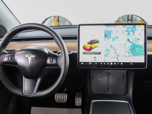Used 2023 Tesla Model Y Performance AWD/4WD image 16