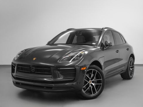 Used 2025 Porsche Macan image 1