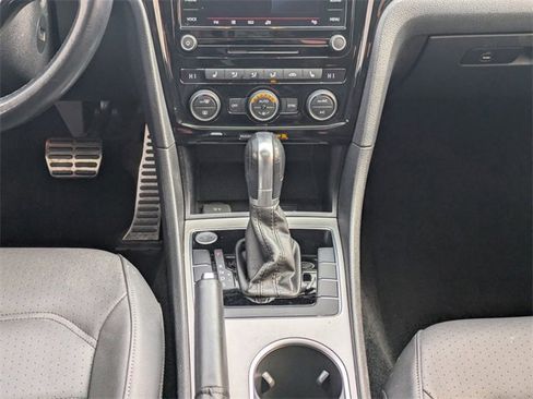 Used 2020 Volkswagen Passat 2.0T R-Line image 19