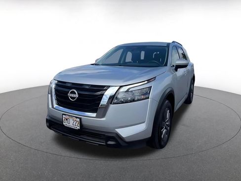 Used 2024 Nissan Pathfinder SV FWD image 7