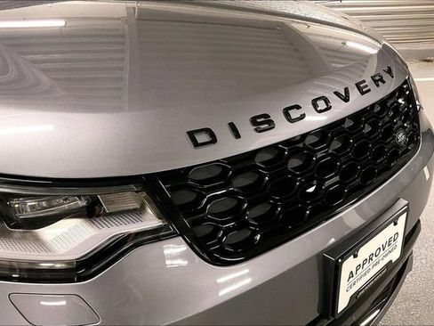 Certified 2025 Land Rover Discovery Dynamic SE AWD/4WD image 31
