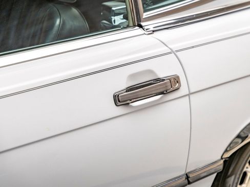 Used 1987 Mercedes-Benz 560 SL image 25