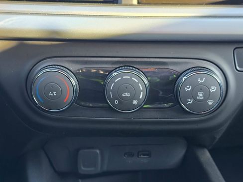 Used 2025 Chevrolet Trax LS w/ Driver Confidence Package image 17