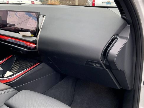 Used 2025 BMW X3 xDrive30i w/ Convenience Package image 18