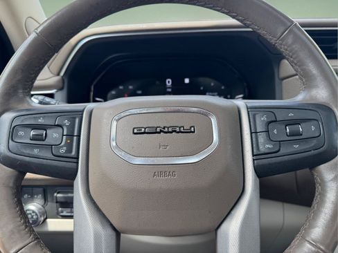 Used 2022 GMC Yukon Denali w/ Denali Premium Package AWD/4WD image 24
