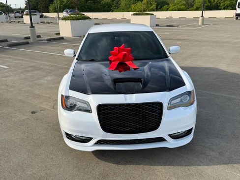 Used 2013 Chrysler 300 S RWD image 23