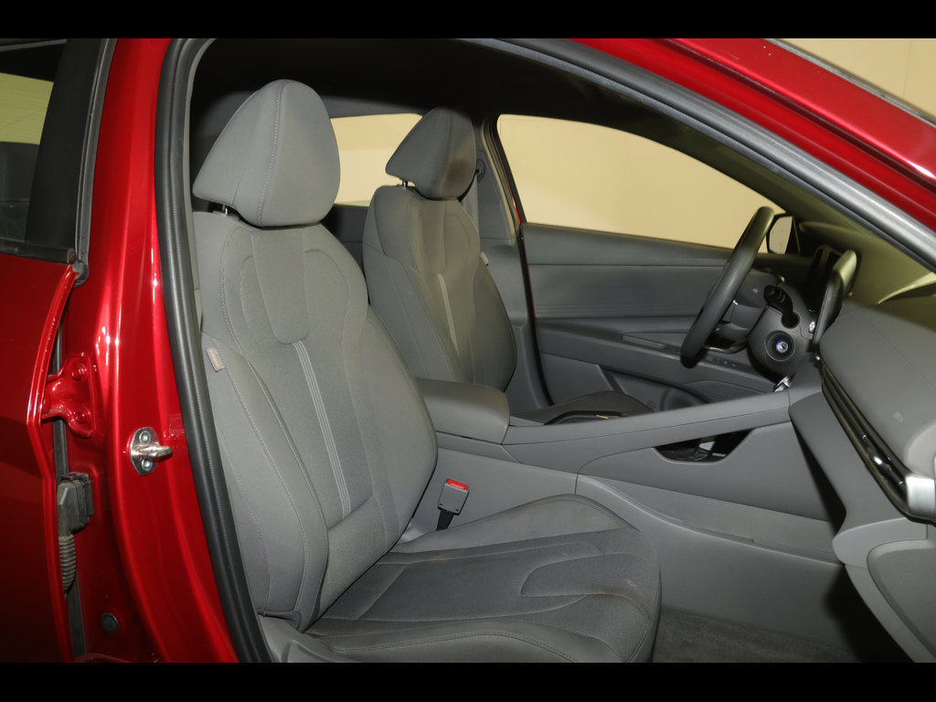 Used 2024 Hyundai Elantra SE FWD image 27