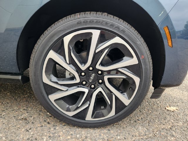 New 2027 Lincoln Navigator Reserve AWD/4WD image 18
