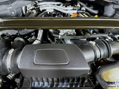 Certified 2021 Ford Explorer Platinum w/ Equipment Group 601A image 9