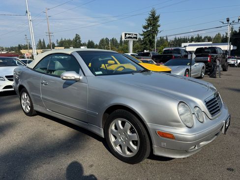 Used 2000 Mercedes-Benz CLK 320 Cabriolet image 3