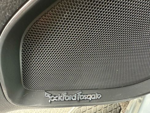 Used 2017 Nissan Titan SL image 34