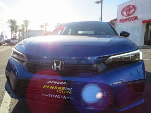 Used 2023 Honda Civic Sport image 5