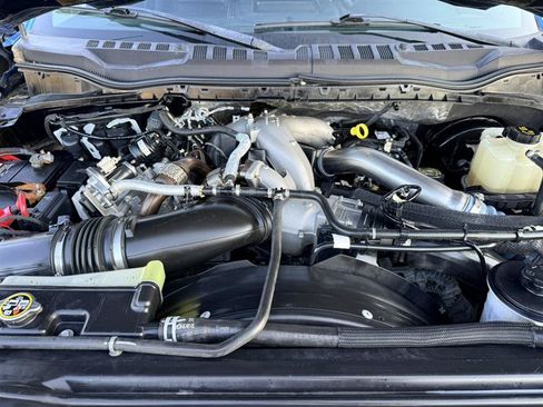Used 2021 Ford F250 Lariat w/ Lariat Ultimate Package AWD/4WD image 36