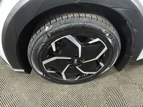 Used 2024 Hyundai Ioniq 5 SEL RWD image 8