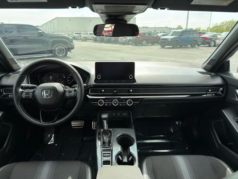 Used 2025 Honda Civic Sport image 28