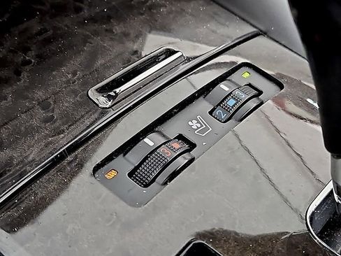 Used 2010 Lexus IS 250C w/ Luxury Pkg image 26