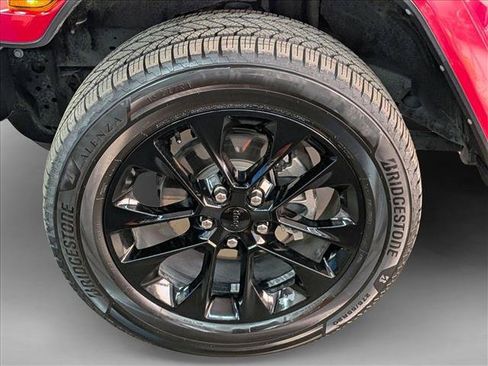 Used 2021 Jeep Wrangler Unlimited Sahara AWD/4WD image 30