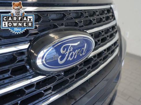 Used 2023 Ford Explorer XLT w/ Equipment Group 202A AWD/4WD image 18