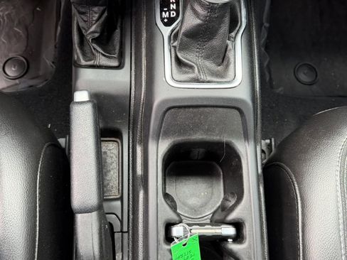 Used 2021 Jeep Wrangler Unlimited Sport AWD/4WD image 27