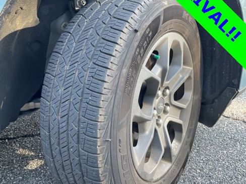 Used 2022 Ford Maverick XLT image 2