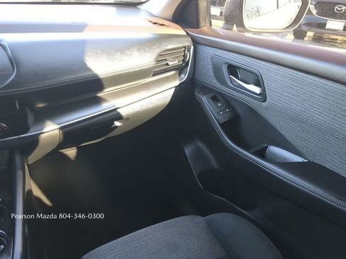 Used 2021 Nissan Rogue SV image 17