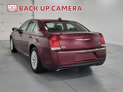 Used 2017 Chrysler 300 Limited w/ Value Package RWD image 6
