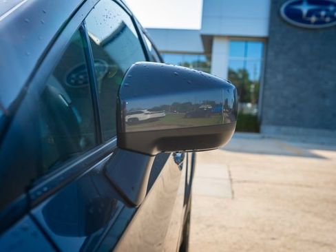Certified 2022 Subaru Crosstrek 2.0i Premium w/ Moonroof Package AWD/4WD image 15