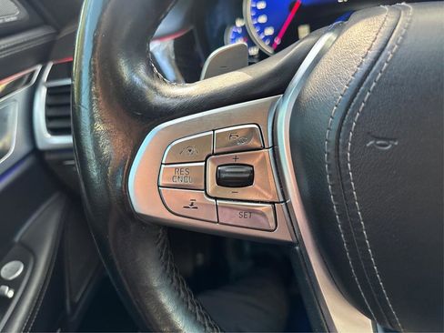 Used 2017 BMW 750i xDrive image 34