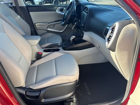 Used 2021 Kia Soul LX image 14