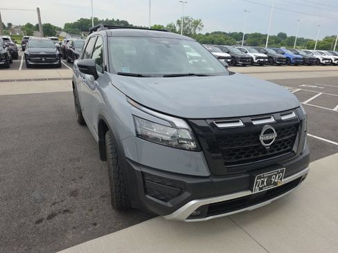 Used 2024 Nissan Pathfinder Rock Creek AWD/4WD image 2