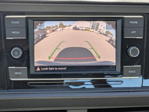 Used 2021 Volkswagen Jetta SE image 24